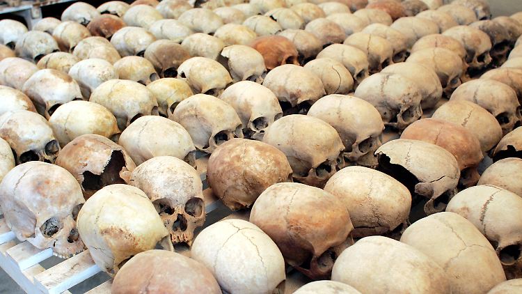 In der Gedenkstätte der Schule in Murambi sind unter anderem Schädel der getöteten Tutsi aufgebahrt.