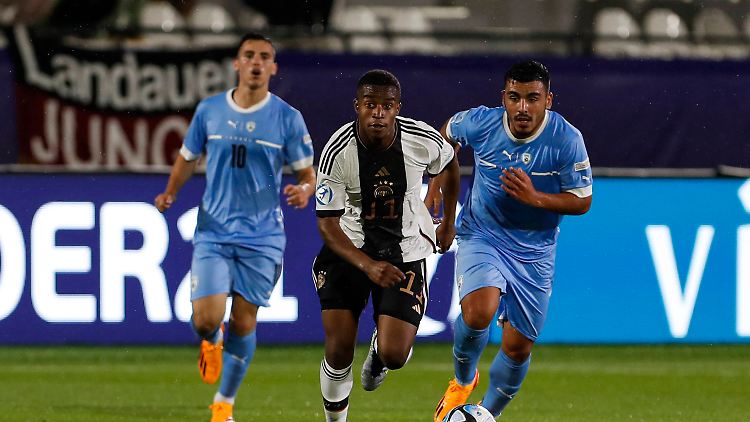 Youssoufa Moukoko wurde mehrfach rassistisch beleidigt.