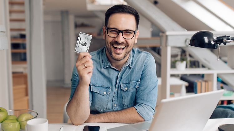 Die American Express Platinum Card gilt als Luxus-Kreditkarte. Aber was hat sie eigentlich drauf?