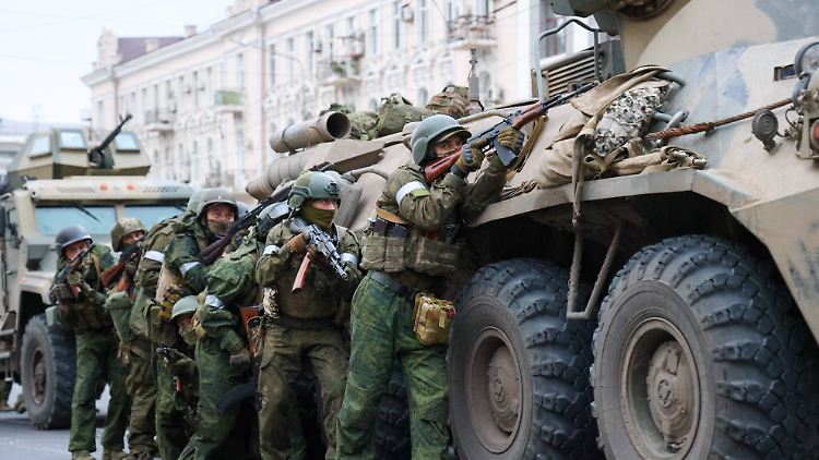 Das russische Verteidigungsministerium sieht in Prigoschin den Alleinverantwortlichen für das derzeitige Chaos, seine Söldner trifft keine Schuld.