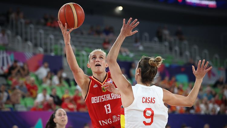 Leonie Fiebich rettet Deutschland gleich zweimal gegen Tschechien (Archivbild).
