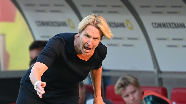 Augenscheinlich unzufrieden: Martina Voss-Tecklenburg.