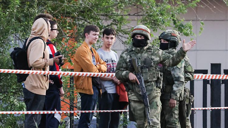 Russische Soldaten am Samstag in Moskau. Putin war laut dem ISW nicht in der Lage, "seine Truppen rechtzeitig einzusetzen".