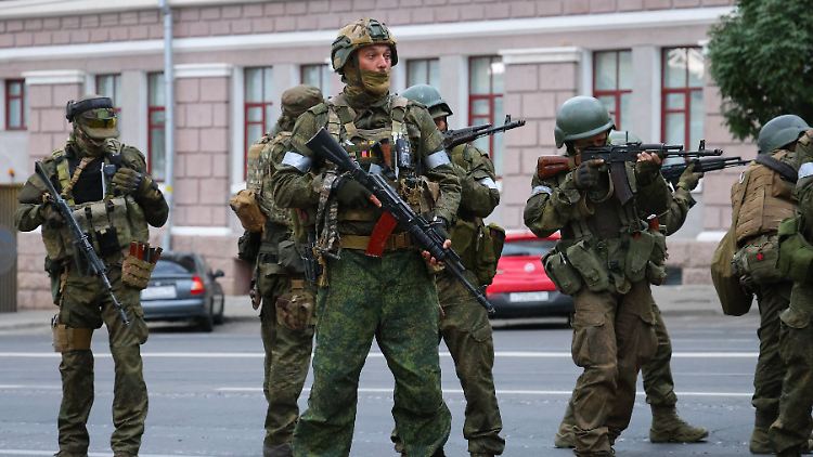 Wenn Prigoschin eine "effektive Streitmacht" um sich scharen könnte, wäre das besorgniserregend, so der frühere britische Generalstabschef.