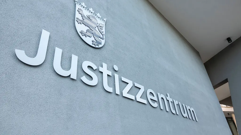Das-Justizzentrum-Wiesbaden-in-dem-unter-anderem-das-Landgericht-untergebracht-ist
