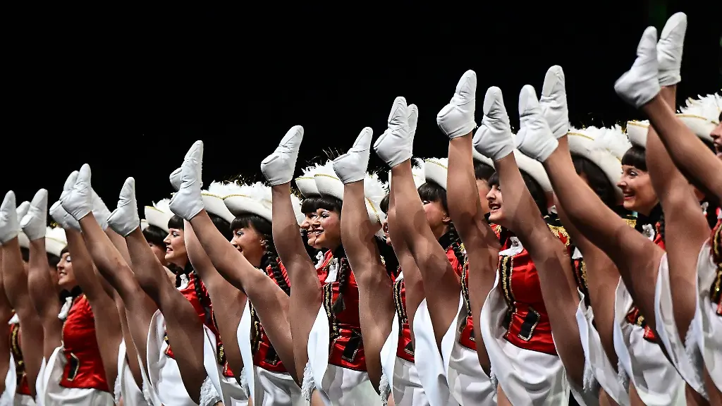 Die-Damen-von-der-Stadtgarde-Helmbrechts-tanzen-bei-den-Deutschen-Meisterschaften-im-Karnevalistischen-Tanzsport