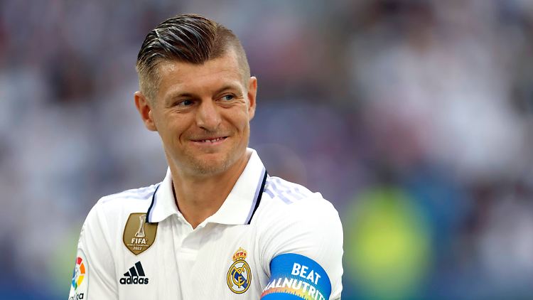 Toni Kroos spielt noch mindestens ein Jahr für Real Madrid.