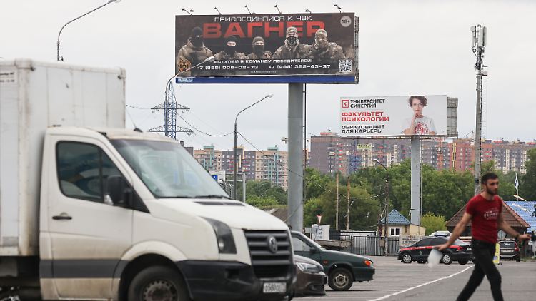 Business as usual? Werbung der Söldnerfirma Wagner in Moskau am Tag nach dem Scheitern des Aufstands.