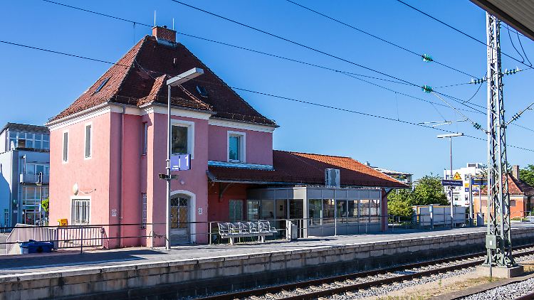 Bahnhof von Germering im bayerischen Fürstenfeldbruck: Der Landkreis schafft für seine Bürger eine Anbindungsquote von 99,06 Prozent - der deutschlandweite Spitzenwert.