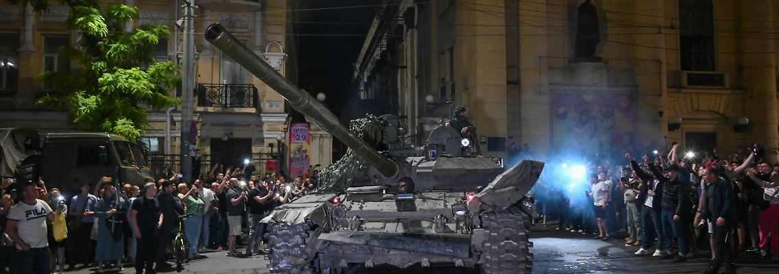 2023-06-24T225239Z_1768473380_RC2VP1APIR9W_RTRMADP_3_UKRAINE-CRISIS-RUSSIA.JPG