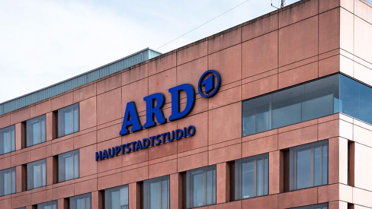 "Ein Vollprogramm wechselt nicht bei jeder Nachricht zur Breaking News": Der ARD-Chefredakteur kann die Kritik nicht nachvollziehen. 