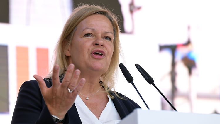 Faeser warnte, die AfD schüre ein Klima, das dem Standort Deutschland schade. 