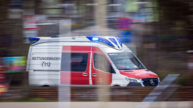 Die 15-jährige Freundin sei auf dem Weg der Besserung, hieß es.
