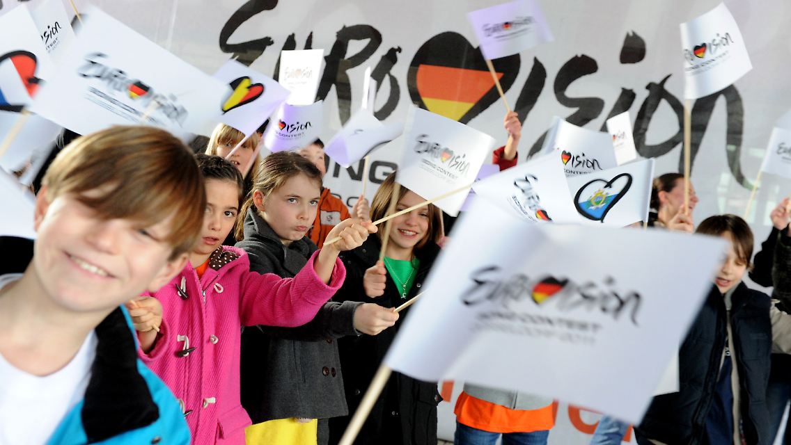 Viele Düsseldorfer freuen sich - vielleicht müssen sie nun auch noch Schlafgäste aufnehmen