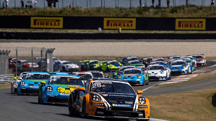 Zweimal innerhalb eines Wochenendes ganz vorne: der Niederländer Larry ten Voorde im Porsche 911 GT3 Cup des Teams GP Elite.
