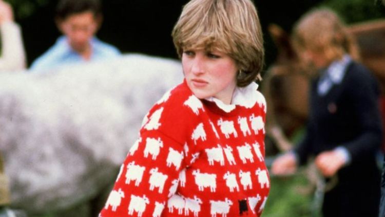 1981 sah man sie erstmals mit diesem Pullover: Lady Diana.