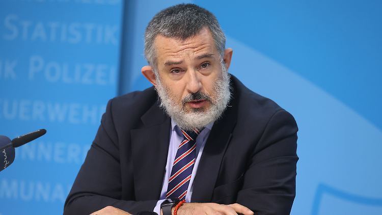 Kramer ist seit 2015 der Verfassungsschutzpräsident Thüringens, davor war er Generalsekretär des Zentralrats der Juden.