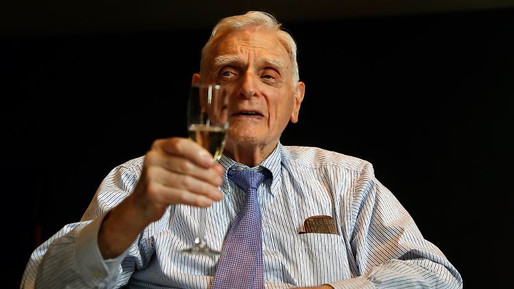 Einer drei Väter der wiederaufladbaren Batterie: John Goodenough