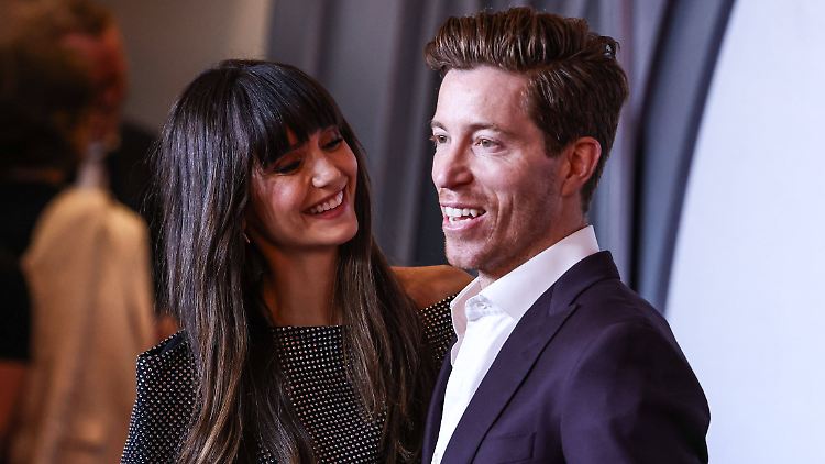 Schneidet ihrem Liebsten schon mal die Haare: Nina Dobrev und Shaun White. 