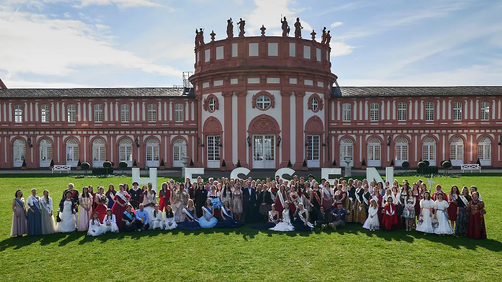 Ministerpraesident-Boris-Rhein-CDU-M-empfaengt-gemeinsam-mit-seiner-Frau-Tanja-Raab-Rhein-hessische-Hoheiten-im-Wiesbadener-Schloss-Biebrich
