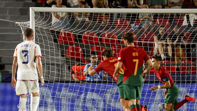 Portugal darf spät jubeln und bleibt im Turnier.