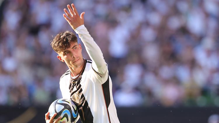 Kai Havertz jubelt demnächst auch wieder in einem roten Trikot. Das freut ihn. 