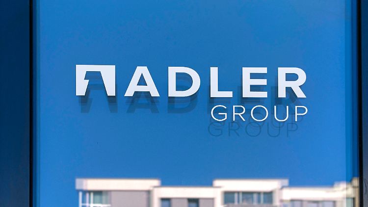 Dem Adler-Sprecher zufolge sind keine Mitglieder des Verwaltungsrats der Adler Group unter den Verdächtigen. Das Unternehmen kooperiere "vollumfänglich" mit den Behörden.