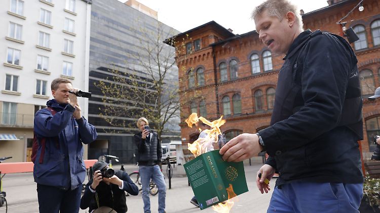 Eine rechtsextreme Gruppierung verbrannte in Schweden bereits einen Koran - und löste damit einen Eklat aus.