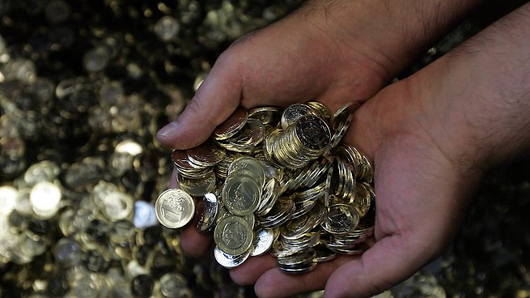 Die EZB wird nicht müde zu versichern, dass sie mit dem digitalen Euro weder das Bargeld ersetzen noch im Zahlungsverkehr in Konkurrenz zu den Geschäftsbanken treten will.