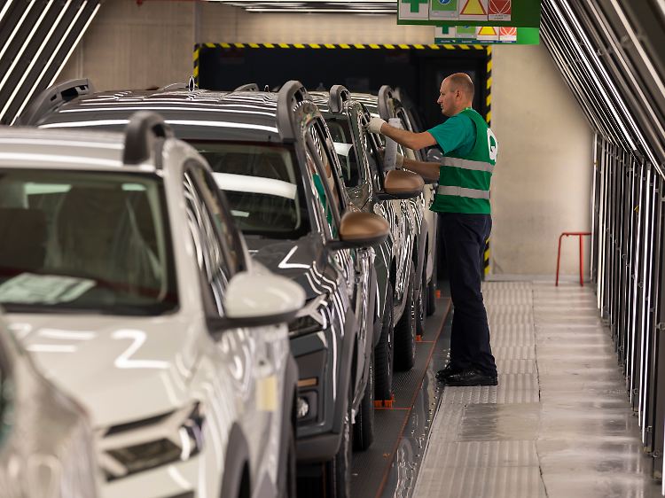 Der saubere und erfolgreiche Aufbau einer Billigmarke ist Renault mit Dacia gelungen.