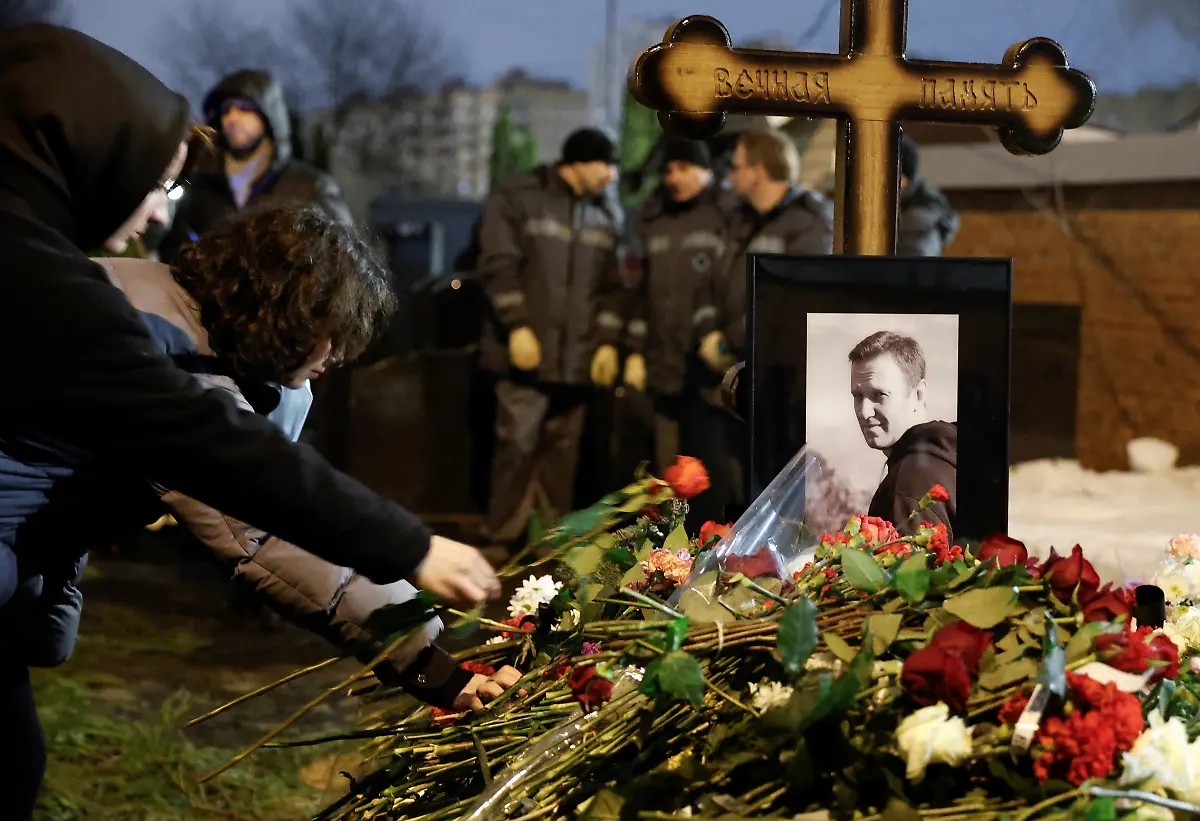 2024-03-01T171212Z-787004348-RC24D6AIT8CY-RTRMADP-3-RUSSIA-NAVALNY-FUNERAL
