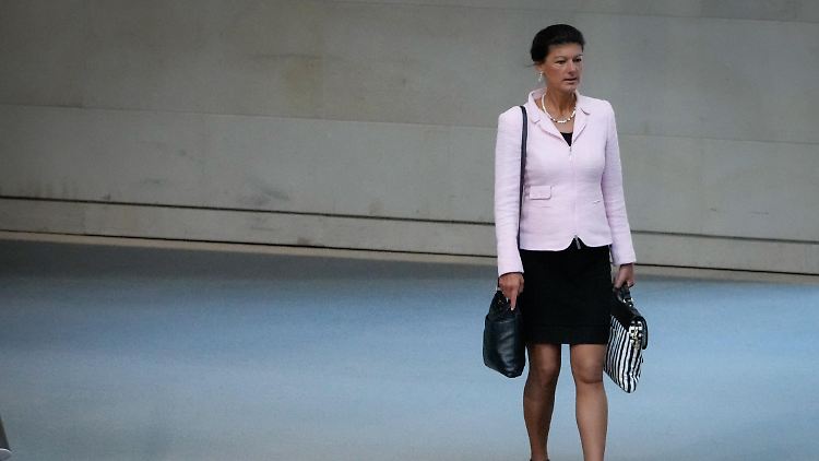 Wagenknecht ist ihr Bürgerbüro in Soest los.
