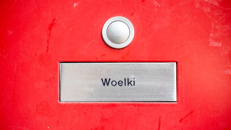 Das Klingelpanel an der Erzbischöflichen Residenz in Köln. 