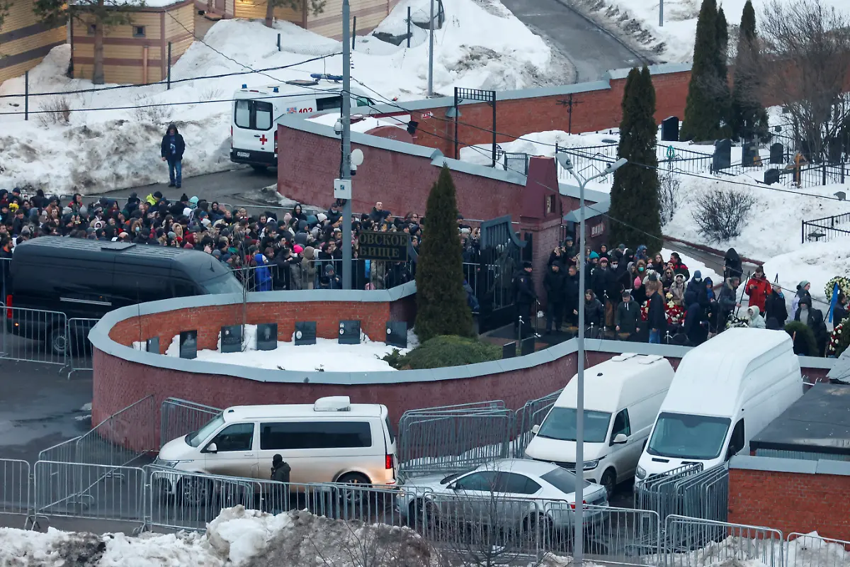 2024-03-01T180353Z-1819662788-RC22D6AXFFHK-RTRMADP-3-RUSSIA-NAVALNY-FUNERAL