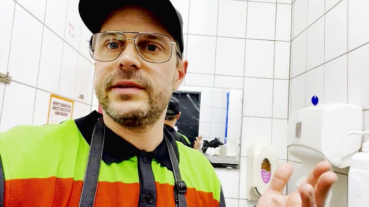 Selbst das regelmäßige Händewaschen ist nicht selbstverständlich, beobachten die Reporter.