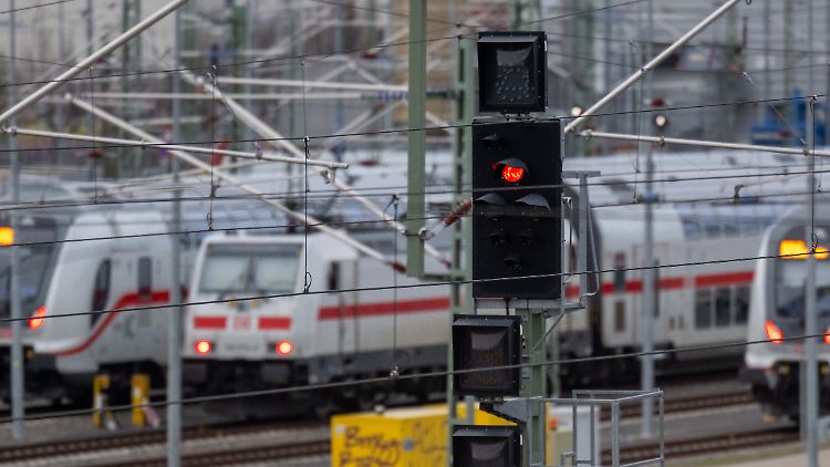 Bahn und EVG begeben sich nun in die Schlichtung.