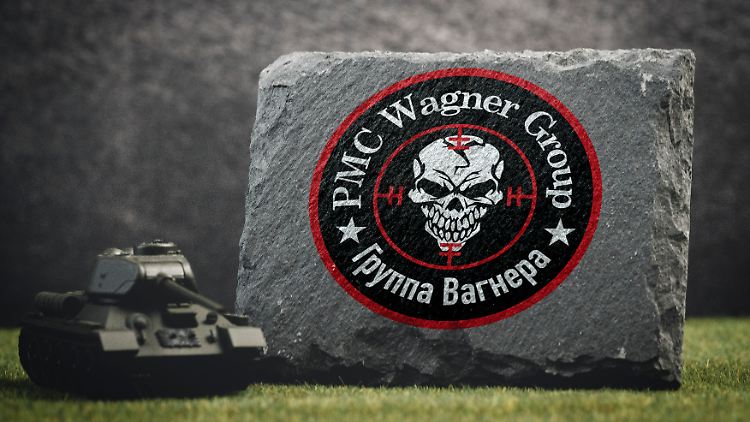 Die russische Wagner-Gruppe unterstützt in Libyen den mächtigen General Chalifa Haftar, der wiederum die Gegenregierung unterstützt.