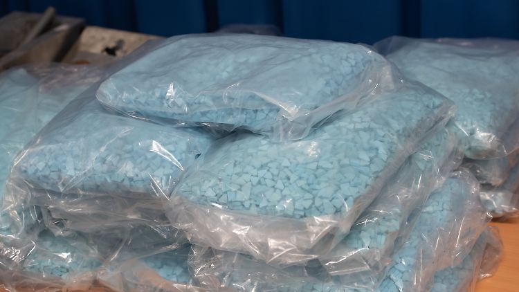 Welche Ecstasy-Pille die 18-Jährige einnahm ist noch unklar. (Symbolbild)