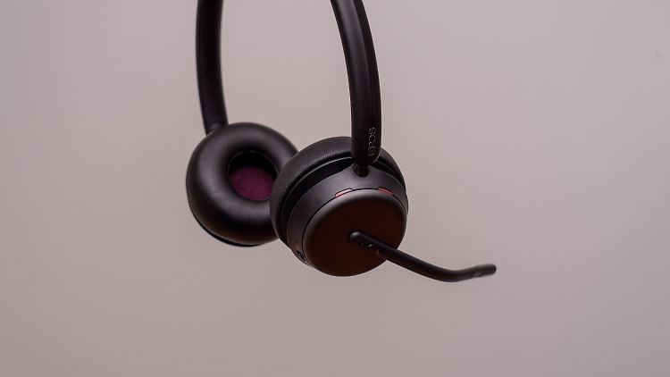 Für einen On-Ear-Kopfhörer ist der Epos Impact 1000 sehr bequem.