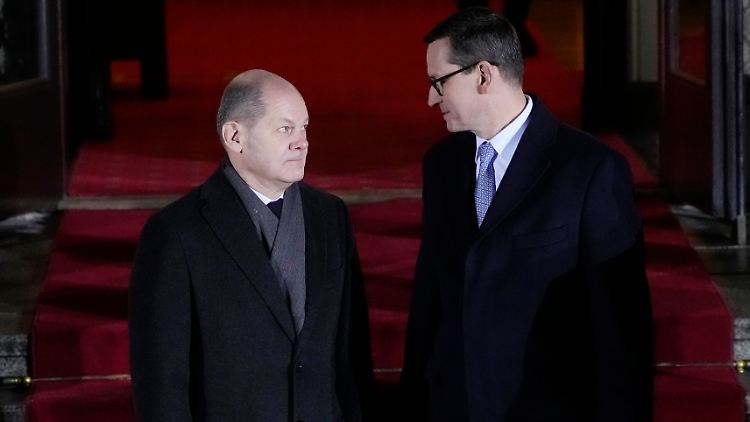 Bundeskanzler Scholz (l.) und der polnische Ministerpräsident Morawiecki.