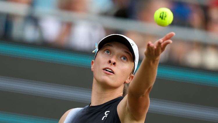 Muss sich schnell erholen, um für Wimbledon fit zu sein: Iga Swiatek.