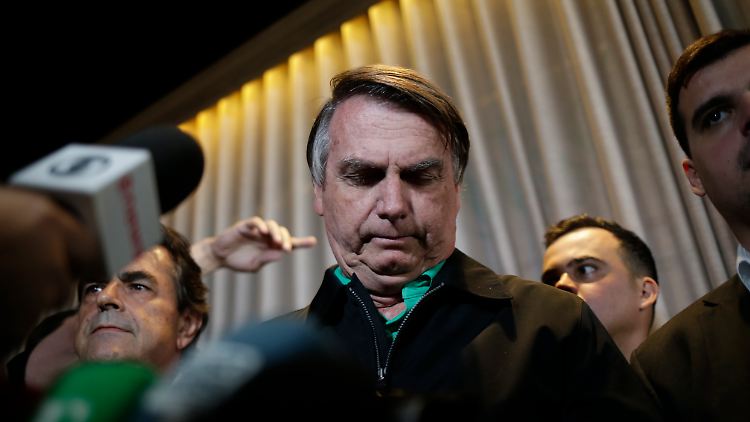 "Dolchstoß in den Rücken", sagt Ex-Präsident Bolsonaro zum Urteil.