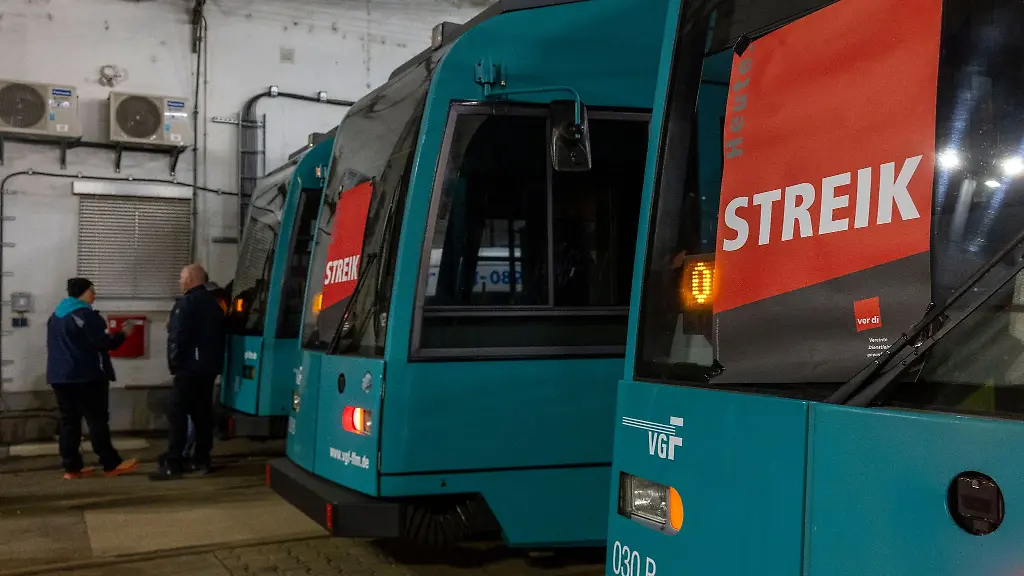 Im-oeffentlichen-Nahverkehr-in-Hessen-wird-gestreikt