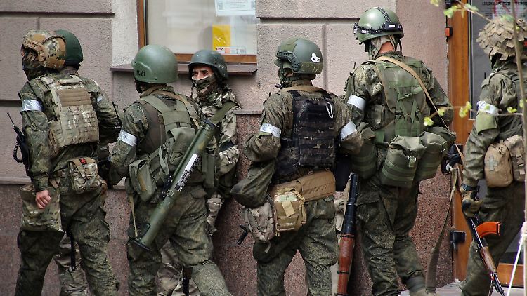 Nach Angaben des Vorsitzenden des Verteidigungsausschusses, Kartapolow, verfügt Russland auch ohne Wagner-Söldner über ausreichend Kämpfer.