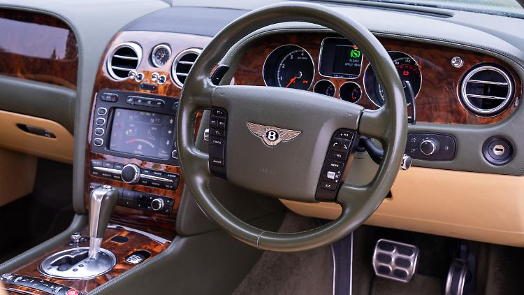 Navigation und Infotainment des ersten Bentley Continental sind inzwischen etwas veraltet.
