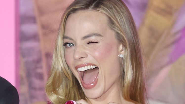 Sie geht in ihrer Rolle auf: Margot Robbie alias Barbie.