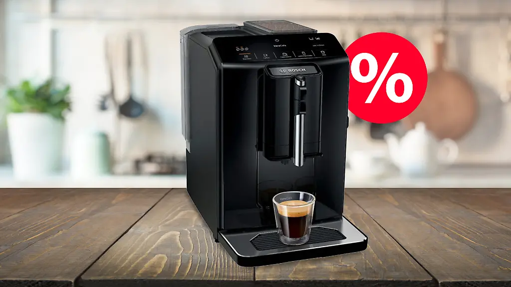 Der-Kaffeevollautomat-VeroCup-TIE20109-von-Bosch-kostet-normalerweise-mehr-als-700-Euro-Bei-Lidl-gibt-es-ihn-zurzeit-fuer-unter-350-Euro