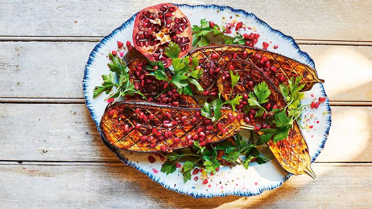 Aubergine mit Tamarinde: Das Gericht ist schnell zubereitet, sieht toll aus und beeindruckt die Gäste. 