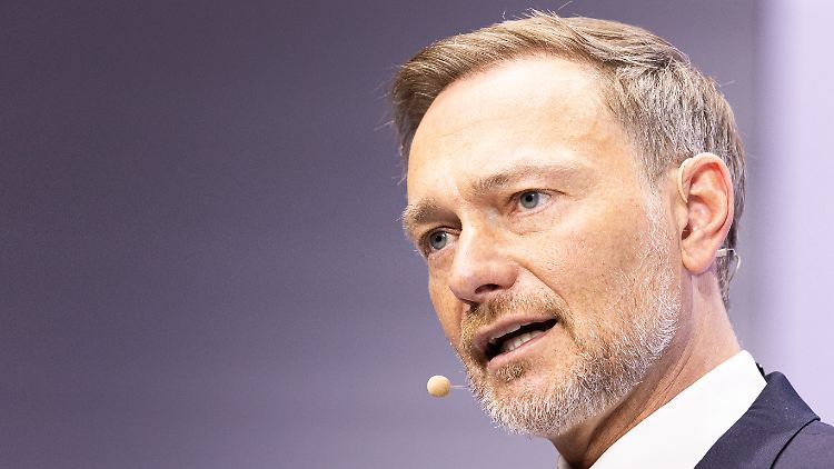 "Ausgaben und Maßnahmen müssen priorisiert, Einsparpotentiale identifiziert und realisiert werden", heißt es aus Lindners Ministerium. 