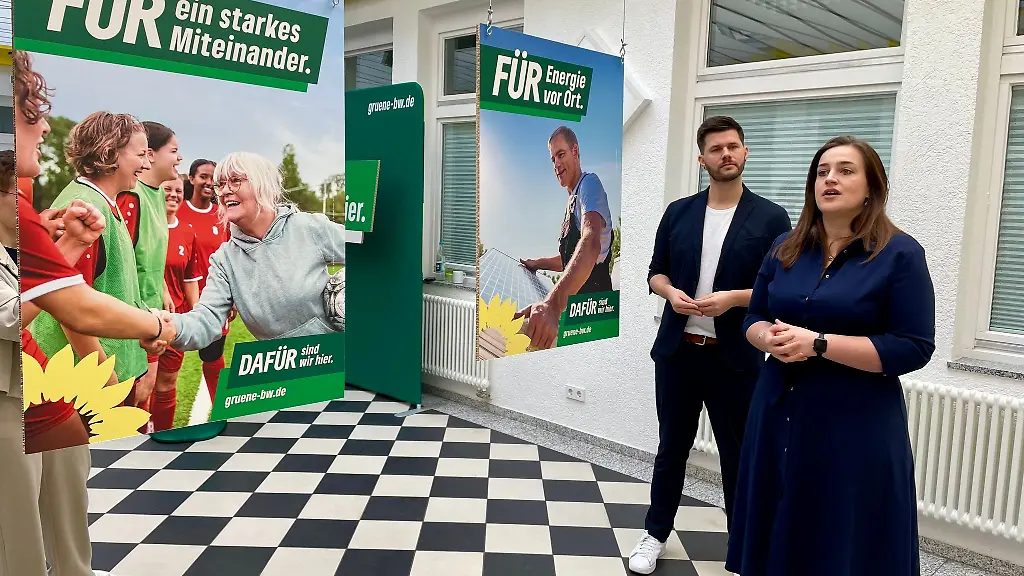 Die-Landesvorsitzenden-der-Gruenen-Baden-Wuerttemberg-Lena-Schwelling-und-Pascal-Haggenmueller-stellen-die-Kampagne-der-Partei-fuer-die-Kommunalwahl-2024-vor